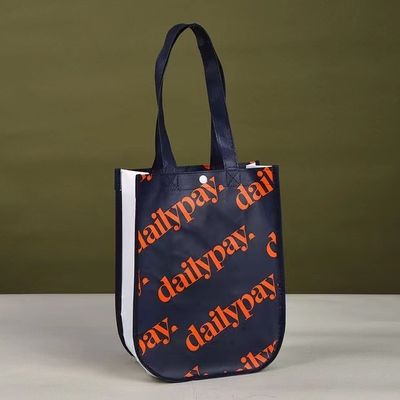 Μεσαίου μεγέθους καμπύλες γωνίες Tote σακούλα σε επικαλυμμένο μη υφαντικό υλικό για εξατομικευμένες αγορές