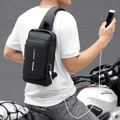 2023 Τελευταία μόδα ανδρική crossbody τσάντα με υδατοασφαλές σχεδιασμό και προσαρμοσμένο λογότυπο