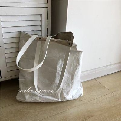 Μεγάλη τσάντα χάρτινου χαρτιού kraft που μπορεί να πλυθεί με ένα μονόχρηστο λαβή και μετονομασία